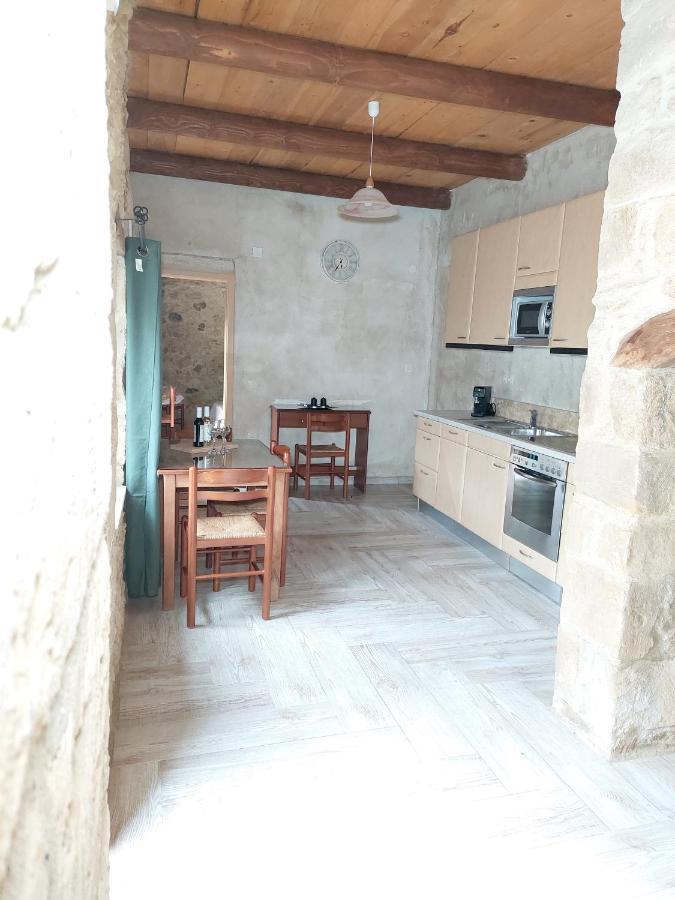 Petrakis Cretan Homes Kissamos Bagian luar foto