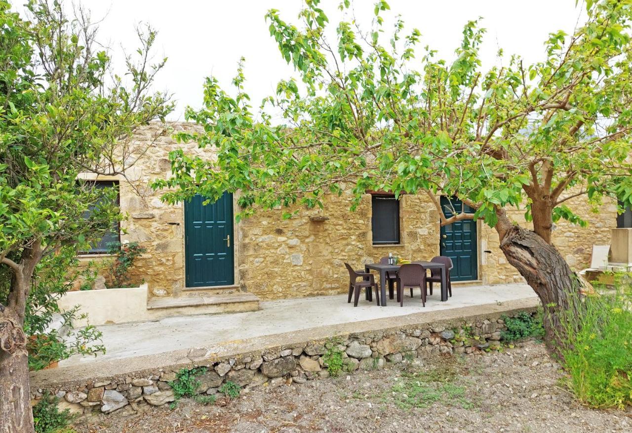 Petrakis Cretan Homes Kissamos Bagian luar foto