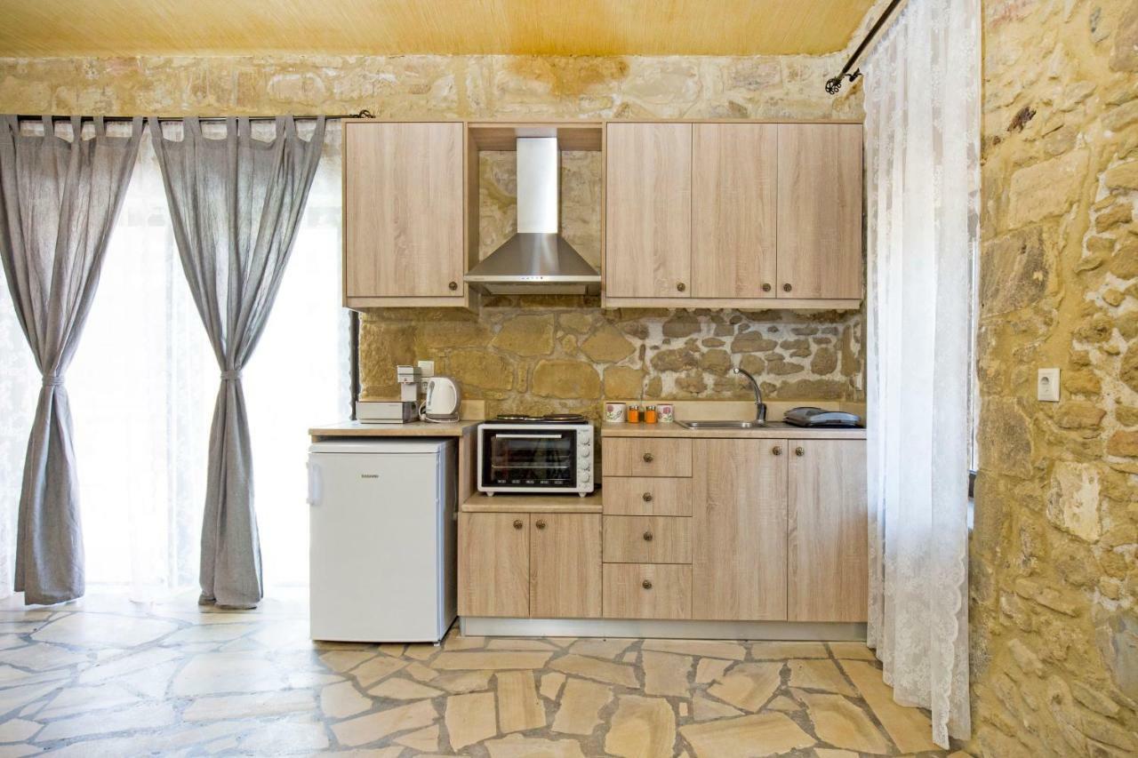 Petrakis Cretan Homes Kissamos Bagian luar foto