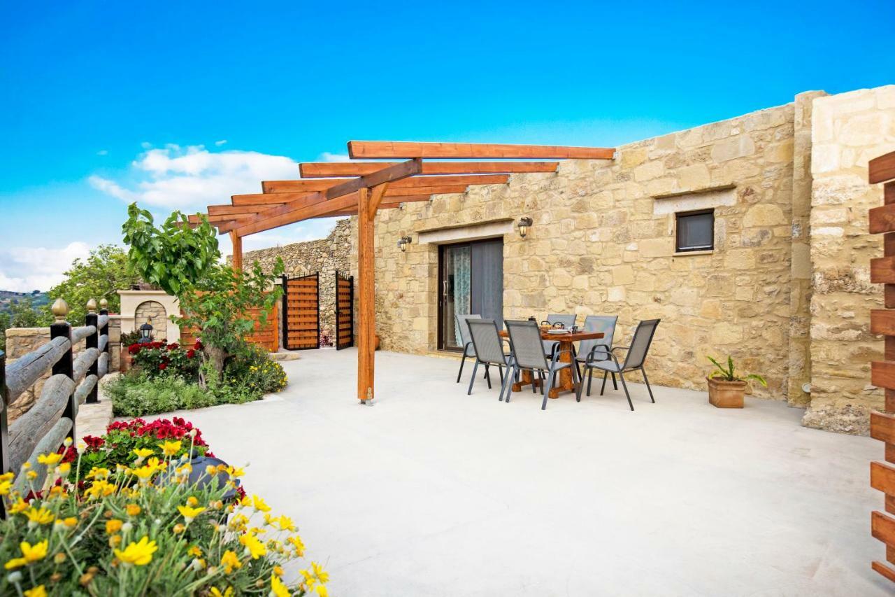 Petrakis Cretan Homes Kissamos Bagian luar foto