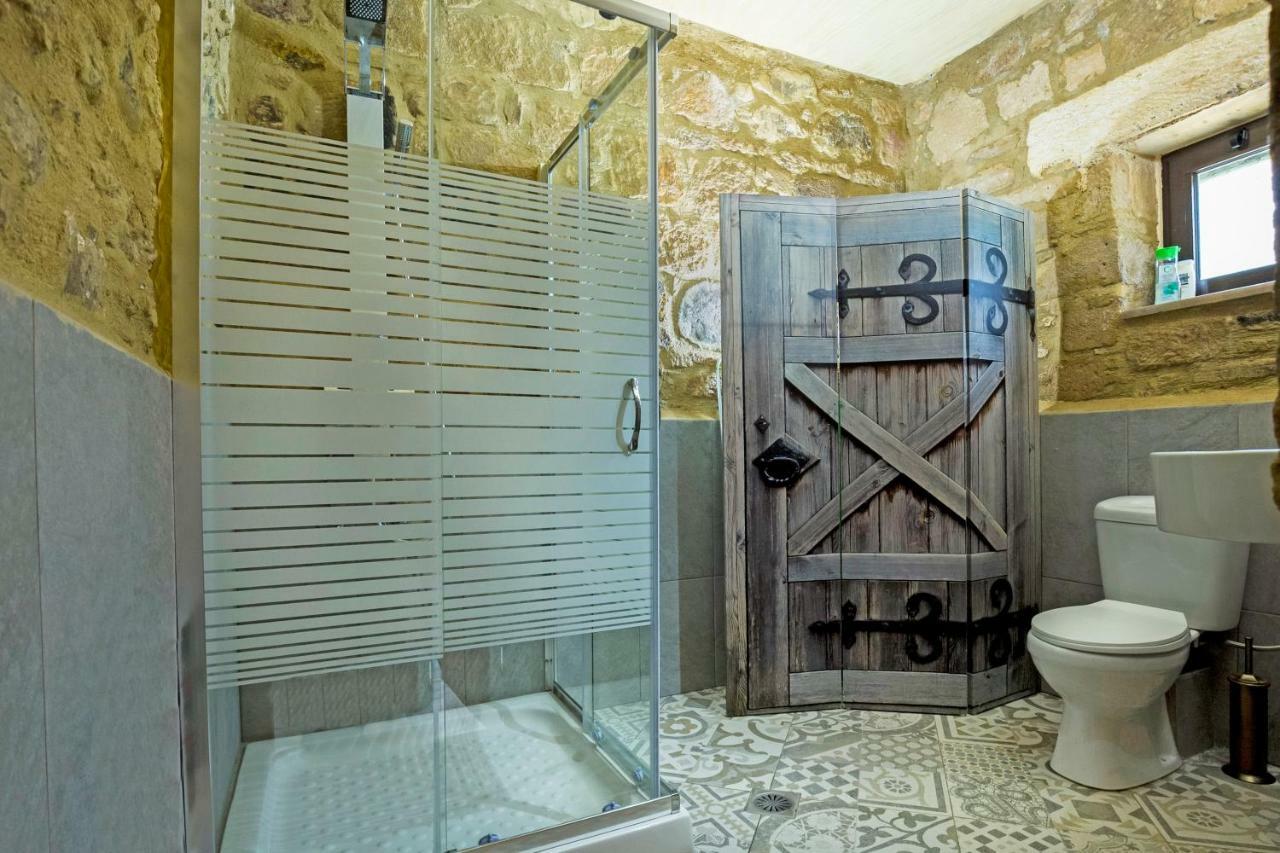 Petrakis Cretan Homes Kissamos Bagian luar foto