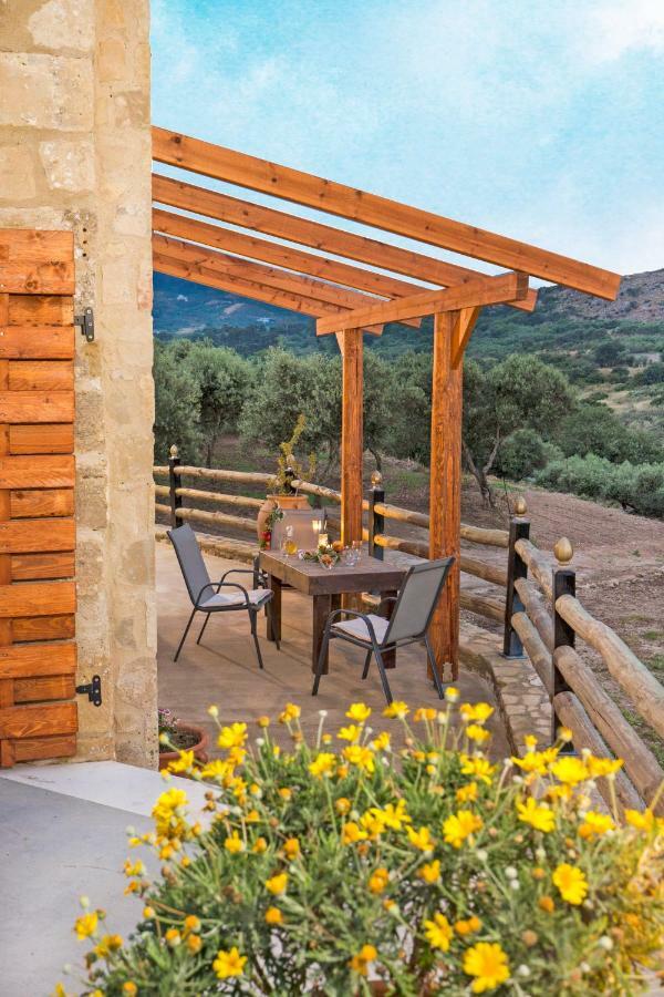 Petrakis Cretan Homes Kissamos Bagian luar foto