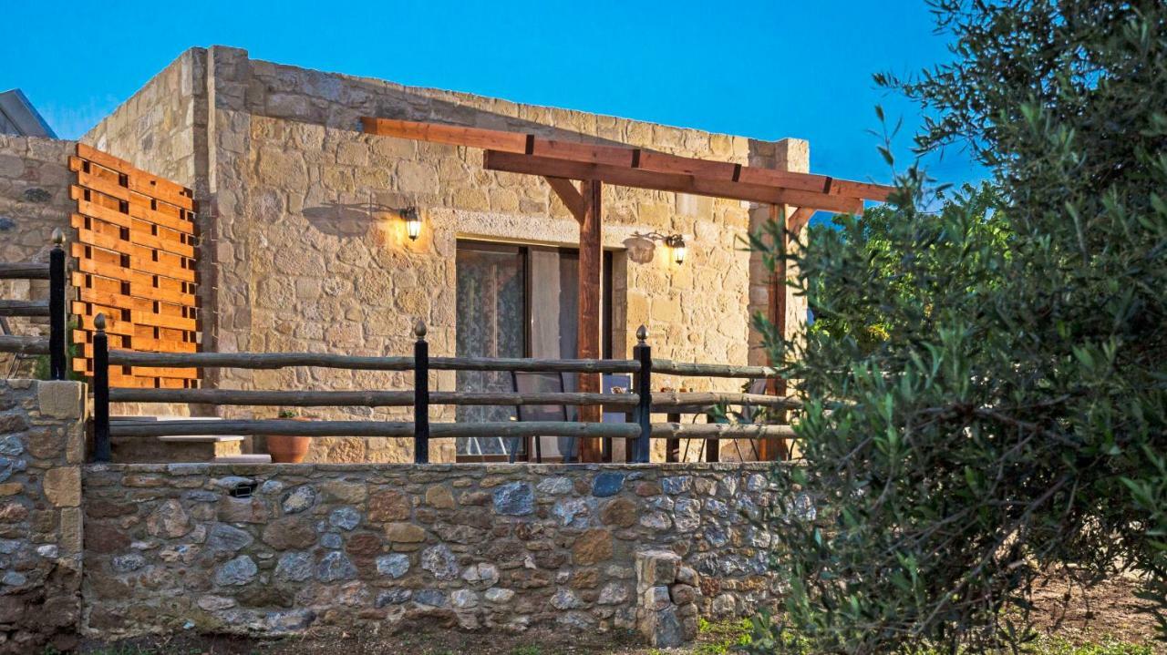 Petrakis Cretan Homes Kissamos Bagian luar foto