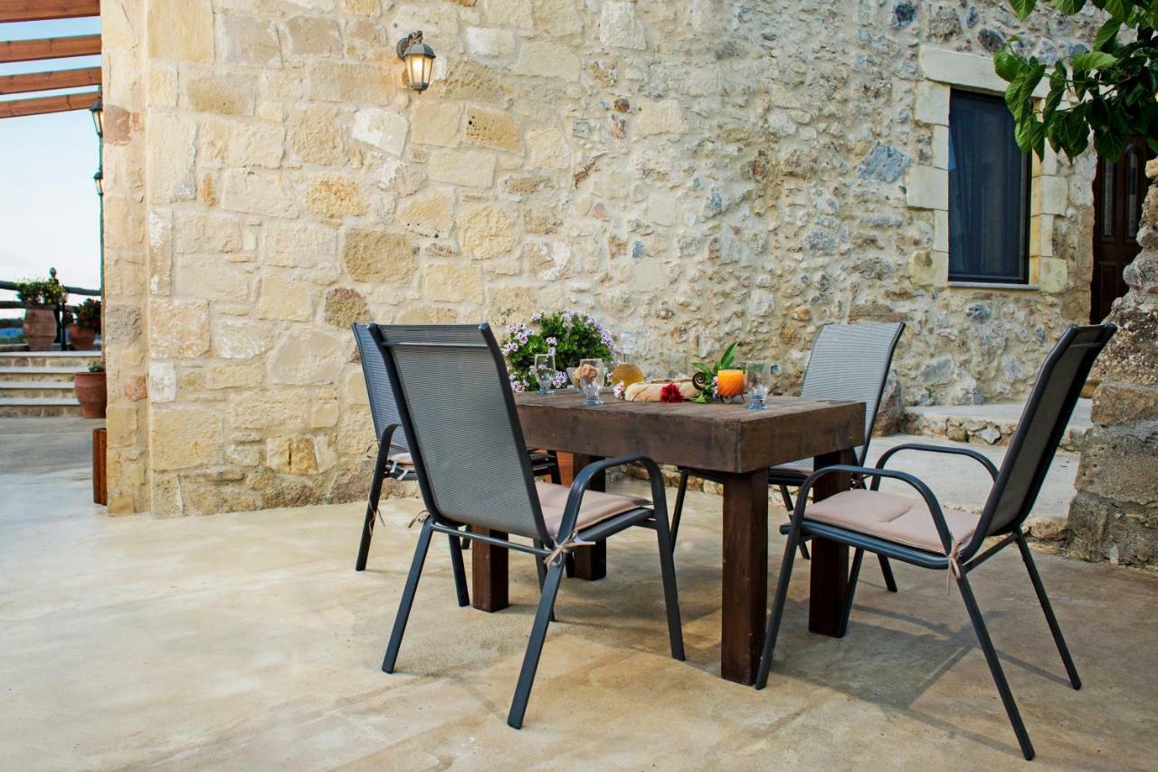 Petrakis Cretan Homes Kissamos Bagian luar foto